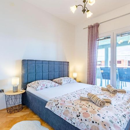 Rs Two Bedroom Apartment Sukošan Eksteriør billede