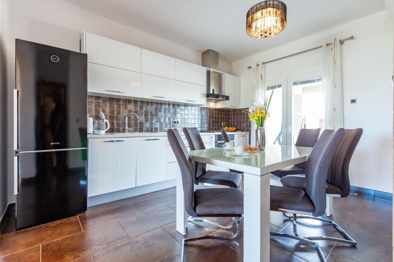 Rs Two Bedroom Apartment Sukošan Eksteriør billede
