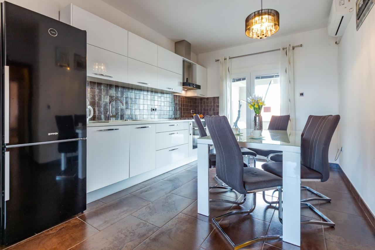 Rs Two Bedroom Apartment Sukošan Eksteriør billede