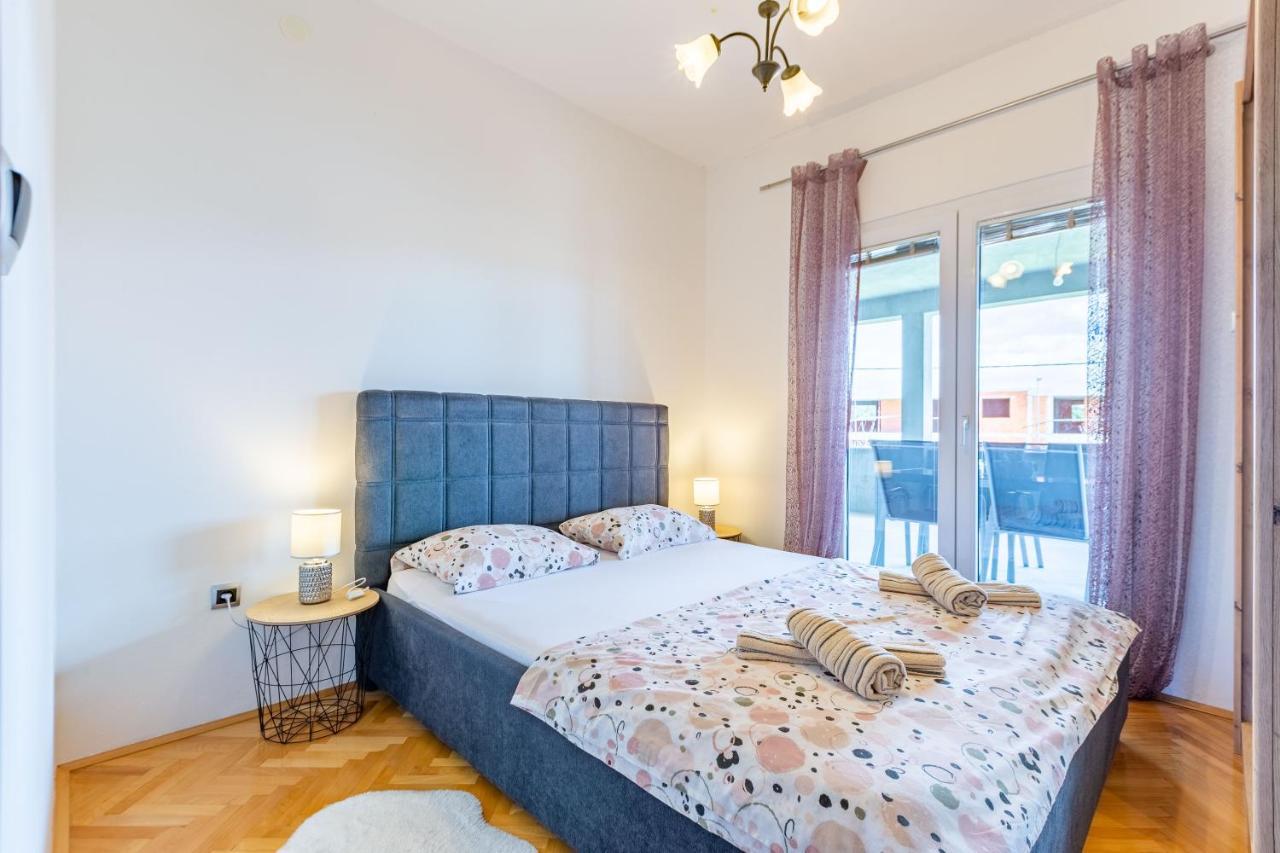 Rs Two Bedroom Apartment Sukošan Eksteriør billede