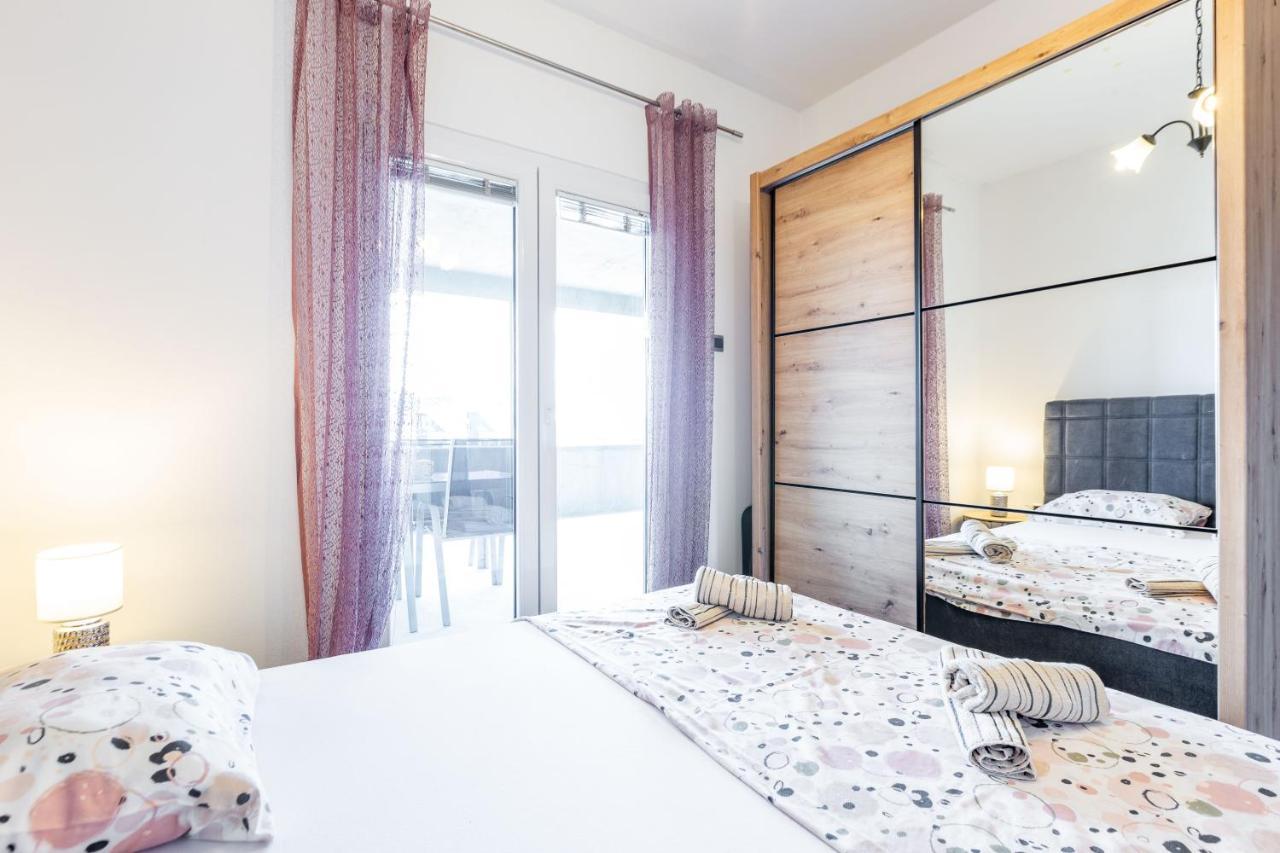 Rs Two Bedroom Apartment Sukošan Eksteriør billede