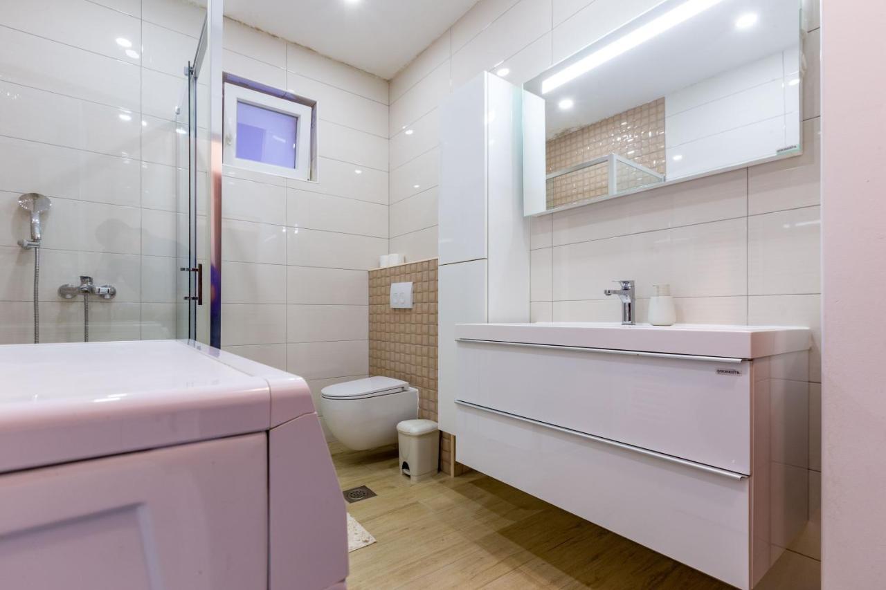 Rs Two Bedroom Apartment Sukošan Eksteriør billede